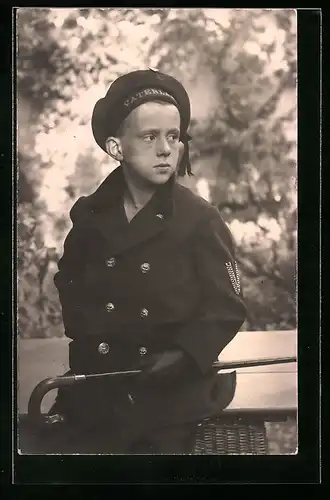 Foto-AK Kleiner Junge in Uniform mit Matrosen-Mütze, Kinder Kriegspropaganda