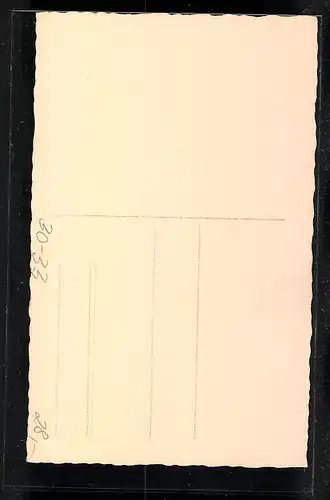 Foto-AK Kleiner Junge als Soldat in Uniform, Kinder Kriegspropaganda