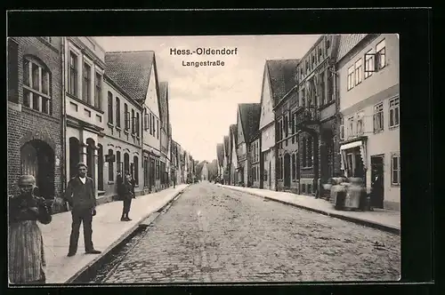 AK Hessisch-Oldendorf, Partie in der Langestrasse mit Passanten