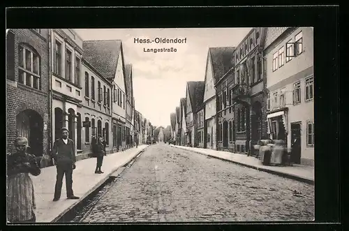 AK Hessisch-Oldendorf, Partie in der Langestrasse mit Einwohnern