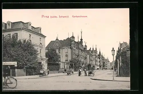 AK Pirna /Sa., Partie in der Gartenstrasse mit Restaurant Sächsischer Hof und Litfasssäule