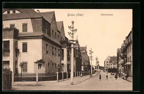 AK Gröba / Elbe, Schulstrasse mit Kindern