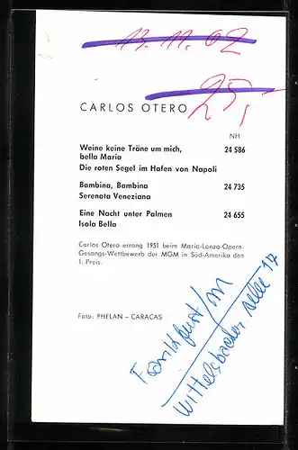 AK Musiker Carlos Otero mit freundlichen Lächeln, Autograph