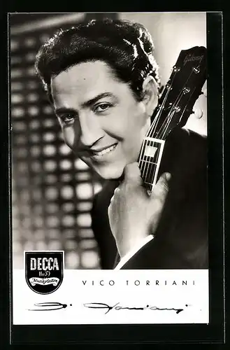 AK Musiker Vicco Torriani mit Gitarre, Autograph