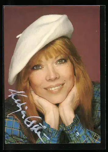 AK Musikerin Katja Ebstein mit Baskenmütze, Autograph