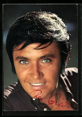 AK Musiker Rex Gildo mit dunklen Haaren, Autograph