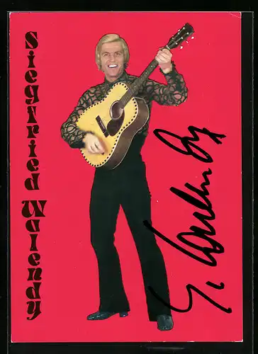 AK Musiker Siegfried Walendy spielt Gitarre, Autograph