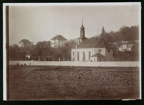 Fotografie Brück & Sohn Meissen, Ansicht Zitzschewig, Teilansicht der Ortschaft mit Blick auf die Kirche