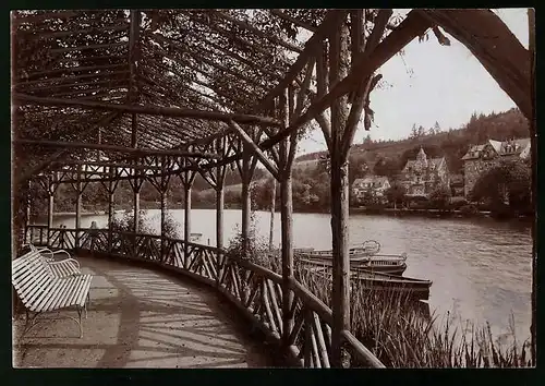 Fotografie Brück & Sohn Meissen, Ansicht Bad Elster, Kollonade am Luisasee mit Blick auf Villa Viola