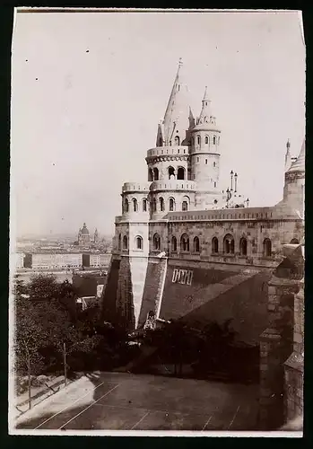 Fotografie Brück & Sohn Meissen, Ansicht Budapest, Blick auf die Fischerbastei mit St. Stephanskirche