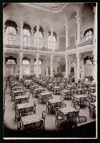 Fotografie Brück & Sohn Meissen, Ansicht Karlsbad, schön gedeckte Tische im Cafe Pupp, Innenansicht