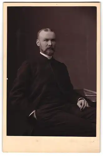 Fotografie William Green, Berwick-on-Tweed, Geistlicher mit Vollbart