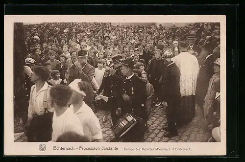 AK Echternach, Procession dansante, Groupe des Musiciens-Pompiers