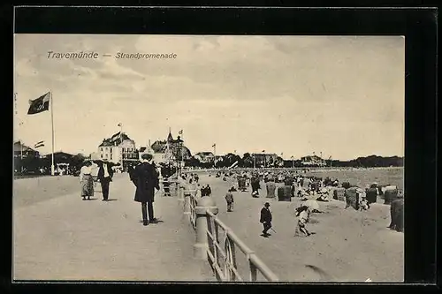 AK Travemünde, Gesamtansicht Strandpromenade