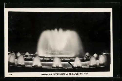AK Barcelona, Exposicion Internacional 1929, Springbrunnen bei Nacht