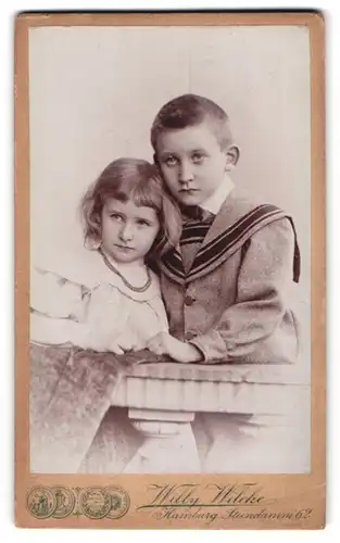 Fotografie Willy Wilcke, Hamburg, Steindamm 62, Kinderpaar in modischer Kleidung