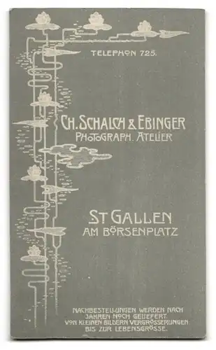 Fotografie Schalch & Erbinger, St. Gallen, Am Börsenplatz, Gutbürgerliche Dame mit Mit Mittelscheitel