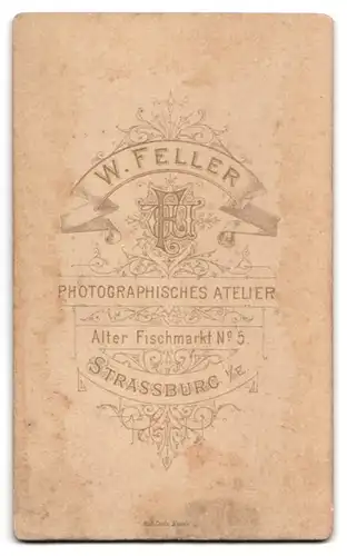 Fotografie Wilh. Feller, Strassburg i. E., Alter Fischmarkt 5, Niedliches Kind im Kleid