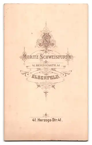 Fotografie Moritz Schweisfurth, Elberfeld, Herzogs-Str. 41, Gutbürgerlicher Herr in eleganter Kleidung