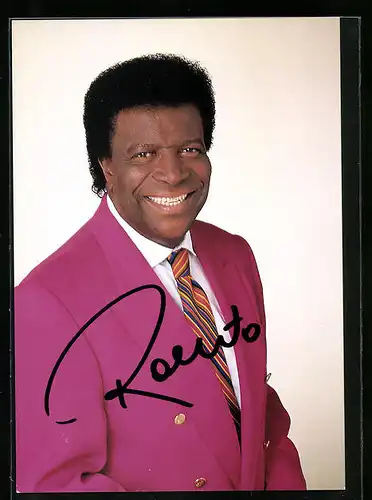 AK Musiker Roberto Blanco im pinkfarbenen Anzug, Autograph