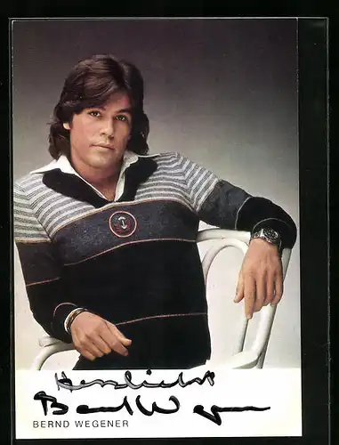 AK Musiker Bernd Wegener im Pullover mit V-Ausschnitt, Autograph