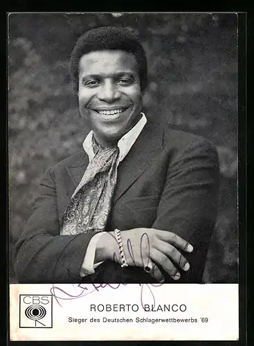 AK Musiker Roberto Bianco mit breitem Lächeln, Autograph