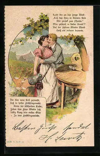 AK Wirtin und junger Zecher bei Umarmung im Gastgarten, Geschichte in Reimen