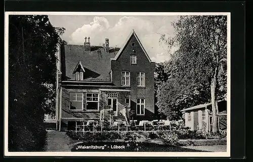 AK Lübeck, Gasthaus Wakenitzburg, Roeckstrasse 50a, Gartenansicht
