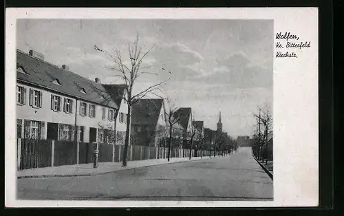 AK Wolfen /Kr. Bitterfeld, Kirchstrasse mit Kirche