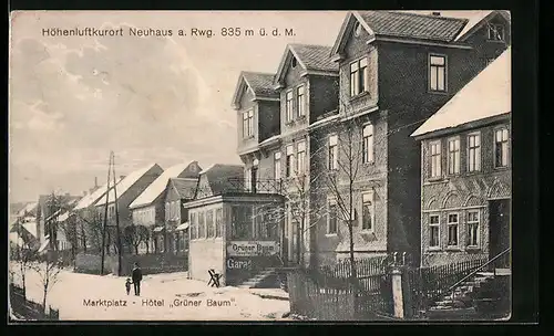 AK Neuhaus a. Rwg., Hotel Grüner Baum am Marktplatz im Schnee