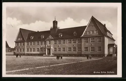 AK Grube Erika, Blick zur Schule