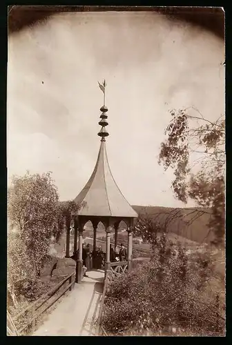 Fotografie Brück & Sohn Meissen, Ansicht Karlsbad, Partie an Mayer`s Gloriet auf dem Hirschsprung