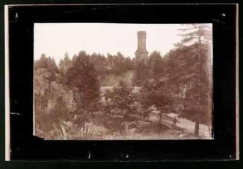 Fotografie Brück & Sohn Meissen, Ansicht Rochlitz i. Sa., Partie am Steinbruch mit Blick zum Turm des Rochlitzer Berges