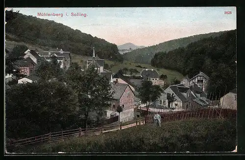 AK Mühlenberg i. Solling, Ortsansicht mit Bergen