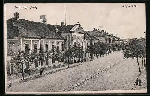 AK Satoraljaujhely, Megyehaza, Strassenblick