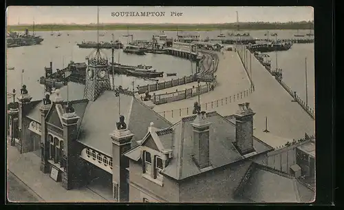 AK Southampton, Pier mit Dampfschiffen