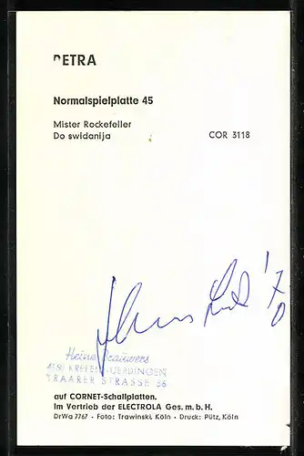 AK Musikerin Petra lächelt fröhlich, Autograph