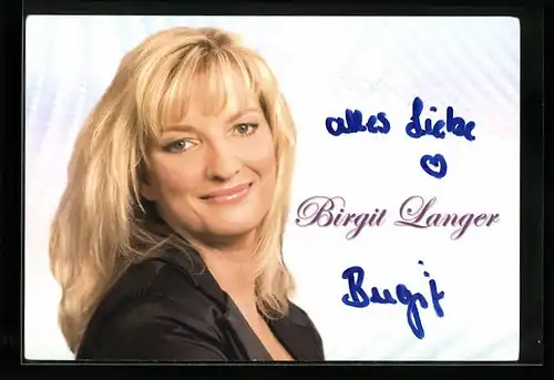 AK Musikerin Birgit Langer lächelt, Autograph