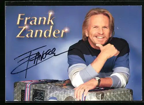 AK Musiker Frank Zander stützt sich auf einen Koffer, Autograph