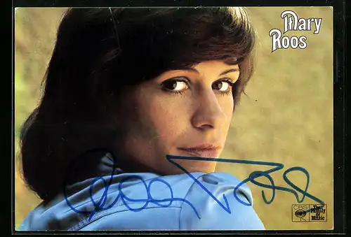 AK Musikerin Mary Roos schaut über ihre Schulter, Autograph