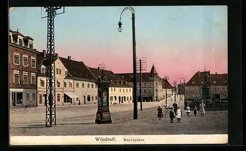 Goldfenster-AK Wilsdruff, Marktplatz mit Wettersäule, mit leuchtenden Fenstern