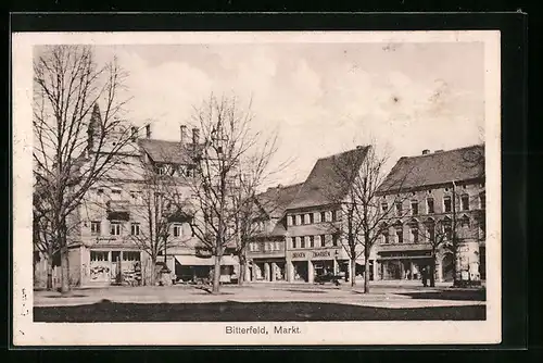 AK Bitterfeld, Markt mit Geschäften