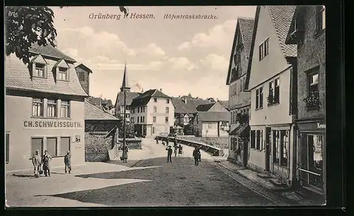 AK Grünberg i. Hessen, Höfentränksbrücke mit Geschäft v. Ch. Schweissguth