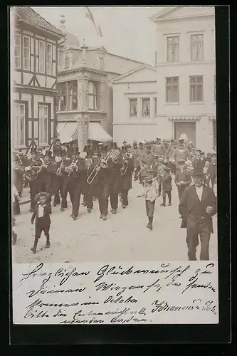 Foto-AK Eutin, Musikkapelle zieht durch die Innenstadt