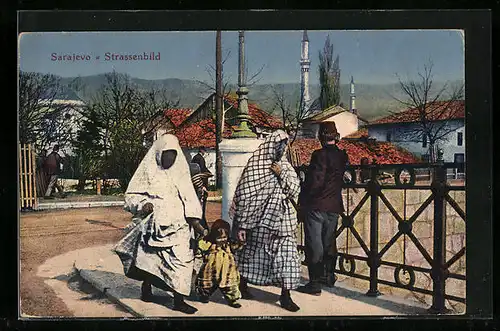 AK Sarajevo, Strassenbild mit verschleierten Frauen