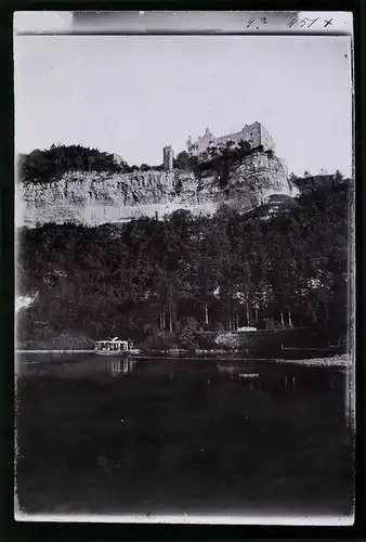 Fotografie Brück & Sohn Meissen, Ansicht Saaleck / Saale, Ausflugsschiff auf der Saale mit Blick zur Rudelsburg