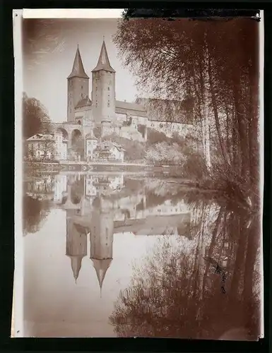 Fotografie Brück & Sohn Meissen, Ansicht Rochlitz / Mulde, Blick über diie Mulde nach dem Schloss mit Schlossbrücke