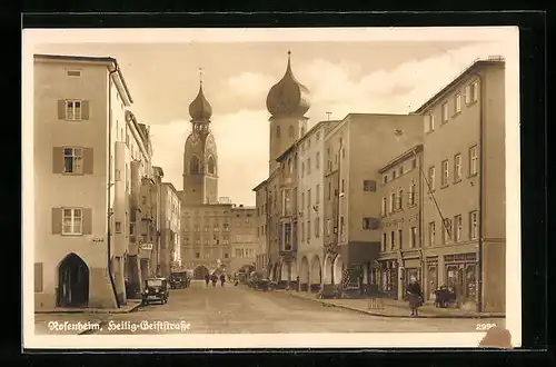 AK Rosenheim, Heilig-Geiststrasse mit Fussgängern