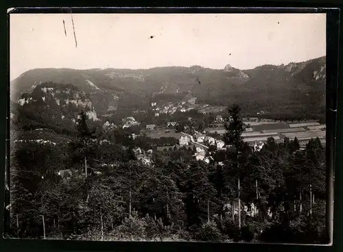 Fotografie Brück & Sohn Meissen, Ansicht Oybin, Blick nach der Stadt mit dem Berg Oybin