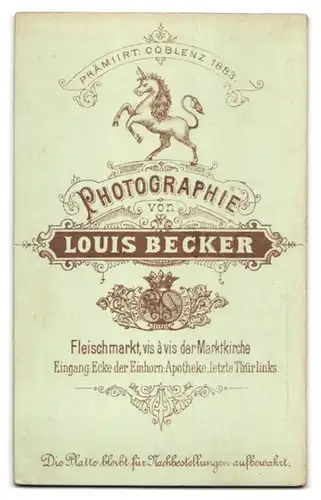 Fotografie Louis Becker, Essen, Bürgerlicher Herr im Anzug mit Fliege